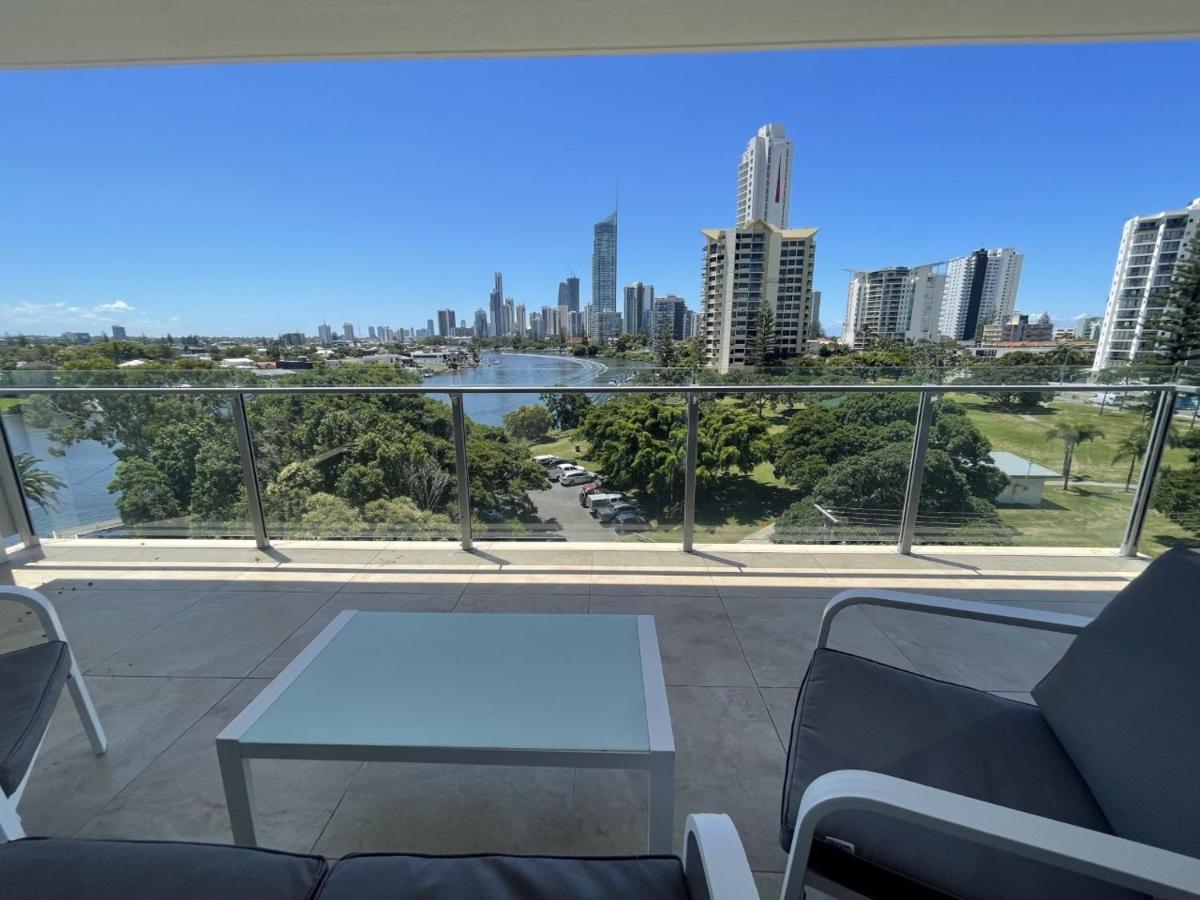 Serenity Surfers Paradise Gold Coast Exterior foto