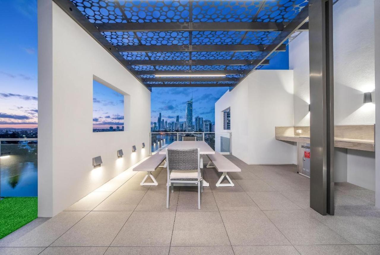 Serenity Surfers Paradise Gold Coast Exterior foto